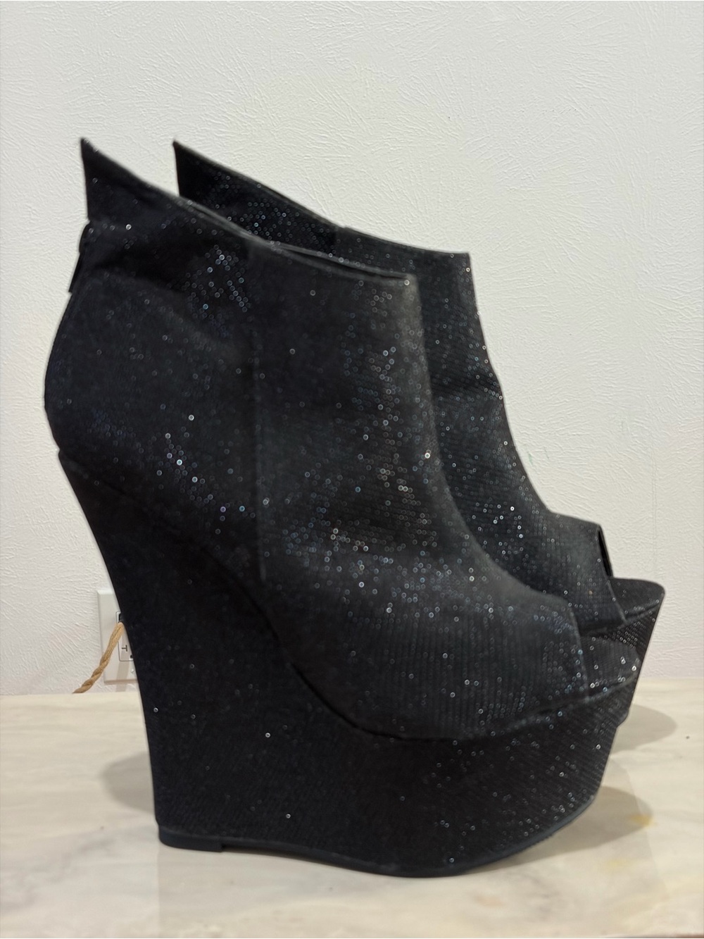 Liliana Women's Black Sparkle Platform Wedge Peep-Toe Booties 8.5